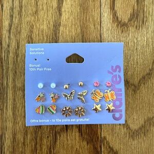 🔥 Sale 5 for $20 🔥 - Brand new!  Claire’s earrings